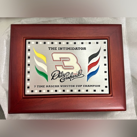 Vintage NASCAR Dale Earnhardt #3 wooden Photo Album 100 PHOTOS Limited Edition - Picture 1 of 5